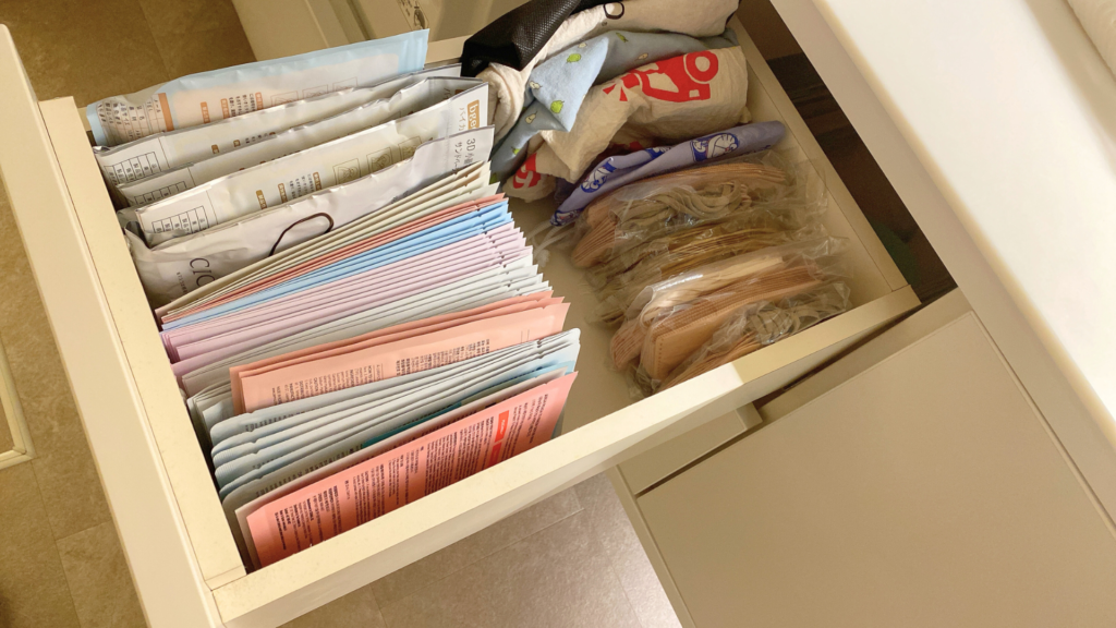 オリジナル洗面カウンター KSXⅡ　引き出し（実際の収納①）