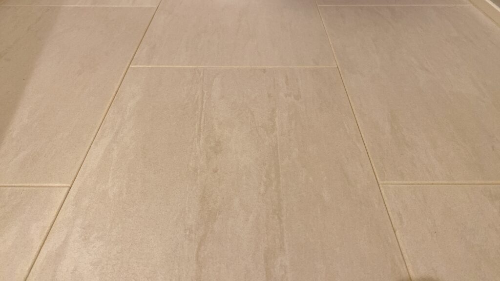 東リ ピエスタ VT956:1階トイレに採用