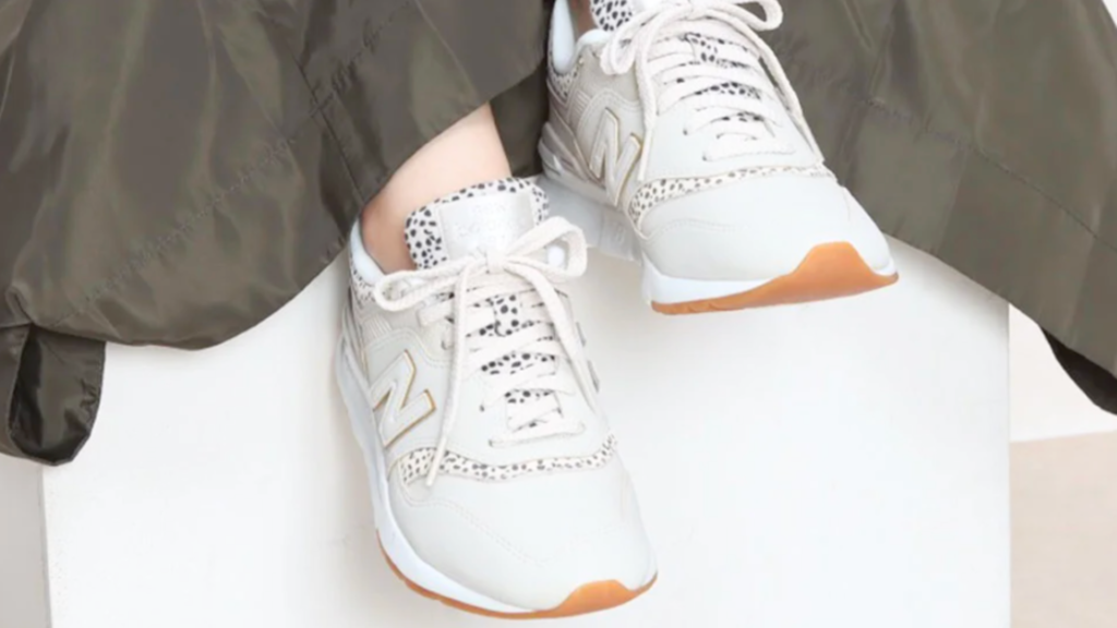 ニューバランス CW997HCH ＊画像はロコンド公式サイトよりお借りしています